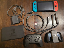 Nintendo Switch Konsole mit Joy-Con - Neon-Ro...