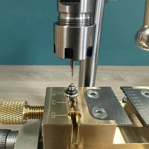 Strumento Orologiaio Precisione Banco Trapano Corona Punzone Rimuovi Viti Rotte Strumenti - Foto 6 di 7