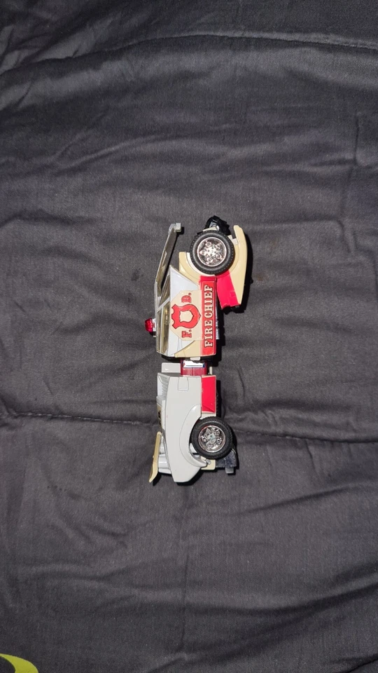 Vintage TRANSFORMERS G1 Autobot RED ALERT Fire Chief Lamborghini Takara 1982 - Image 4 of 4