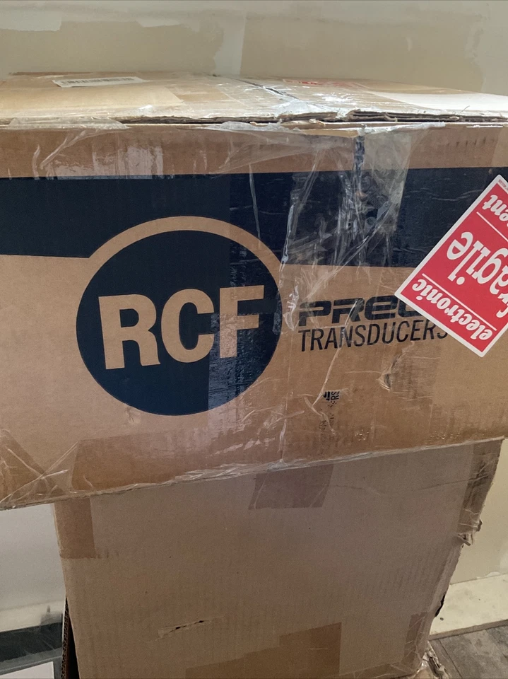 RCF LF18X400 18" High PowerWoofer 2000W 8-Ohm For Bass Reflex & Bass-Horn System - Image 3 of 4