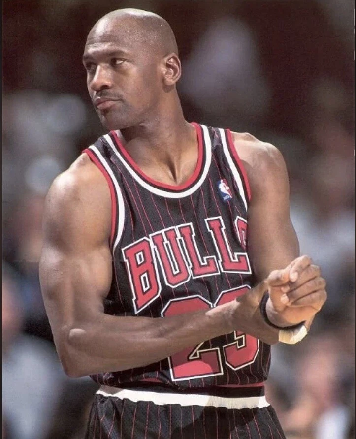 Camiseta deportiva vintage nuevas etiquetas Nike Michael Jordan Chicago Bulls a rayas jugadores 50 Foto 2 de 4