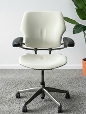 Humanscale freedom chair - White cream leather - black armrest - Upholstered