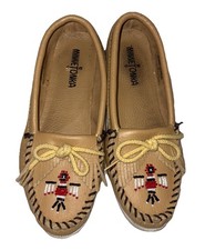 Vintage MINNETONKA Tan Leather Beaded Thunderbird Fringe Moccasins Women's 7.5