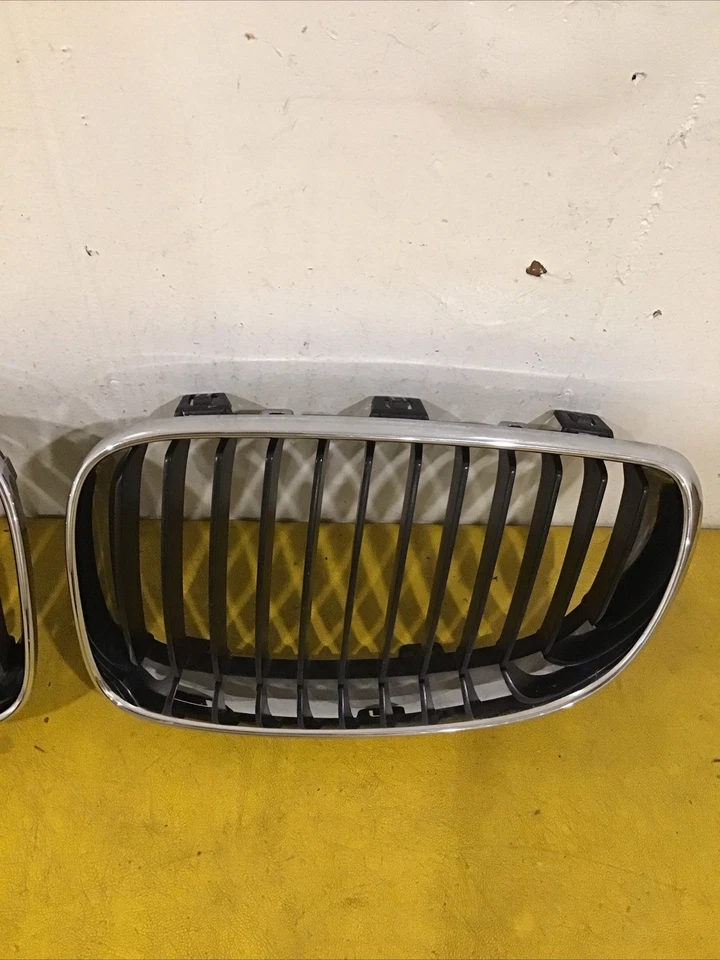 2007-2013 BMW 1 Series 128i Front Grille Left + Right Side W/ Chrome OEM - Image 3 of 4