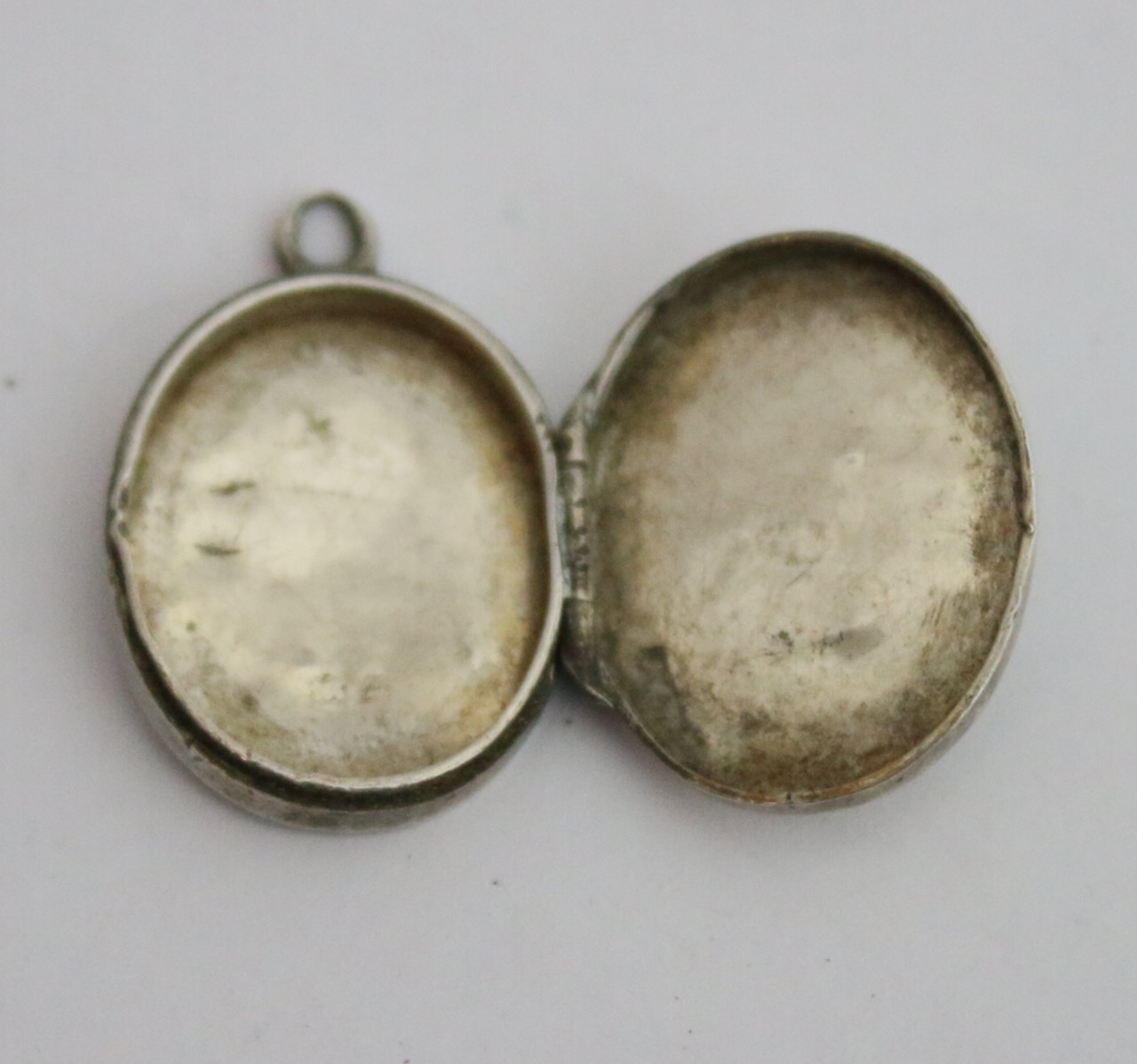 Victorian antique sterling solid silver locket - image 5