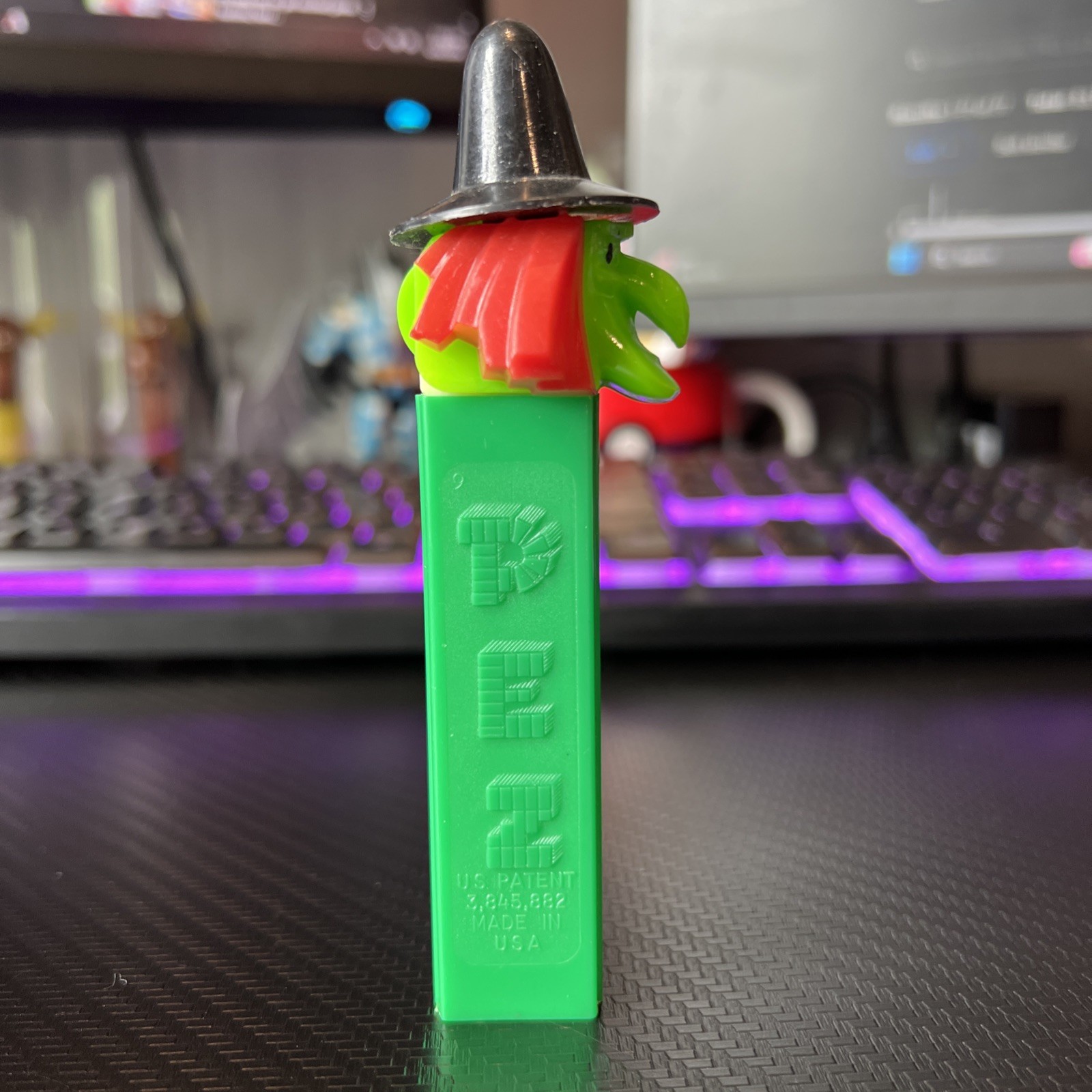 Vintage PEZ Witch C 3.8 Patent Made In USA Green Stem 3 Piece Head 