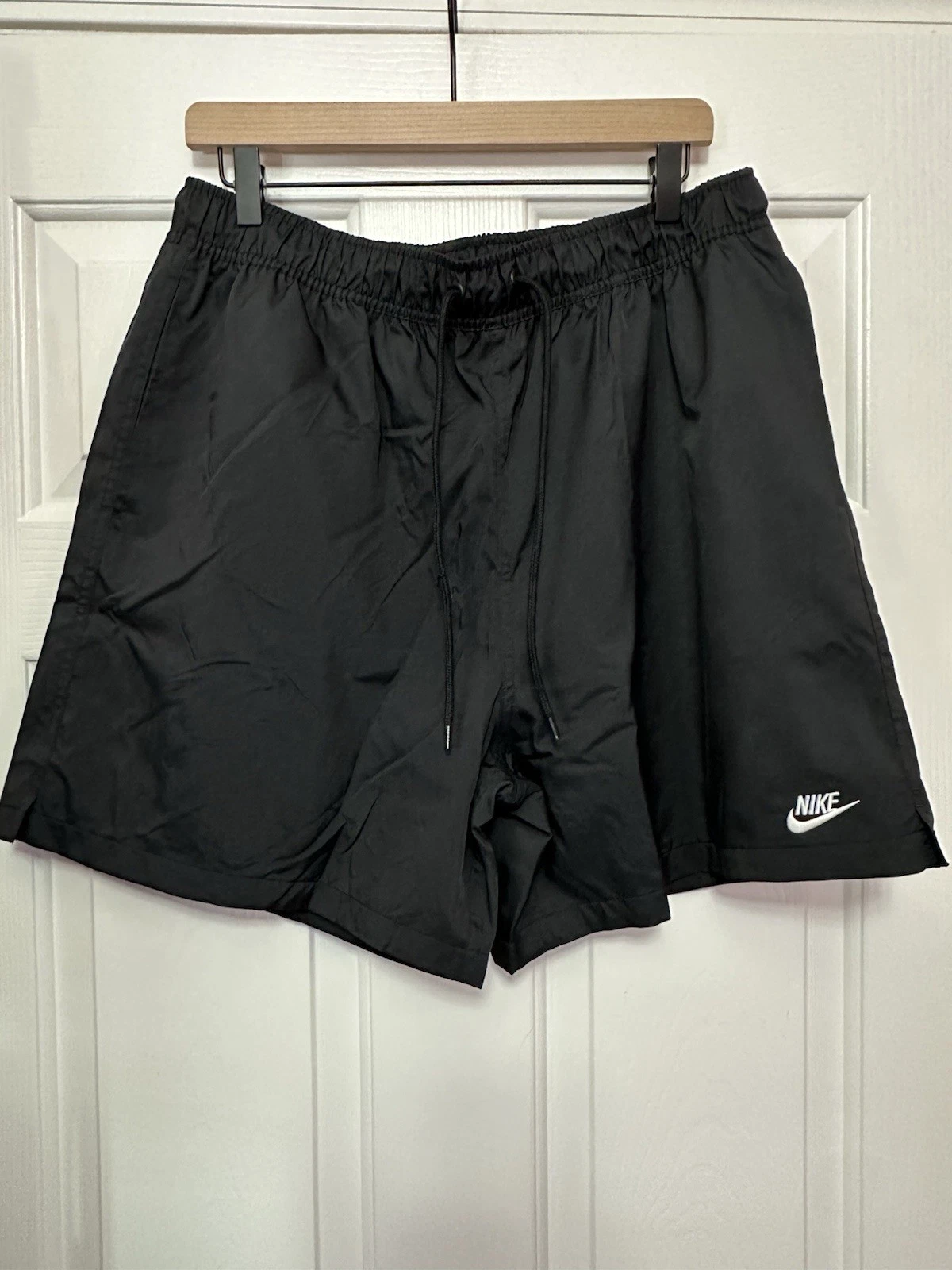 Size L Nike Sportswear Club Woven Flow Lined Shorts Mens Black FN3307-010 NEW