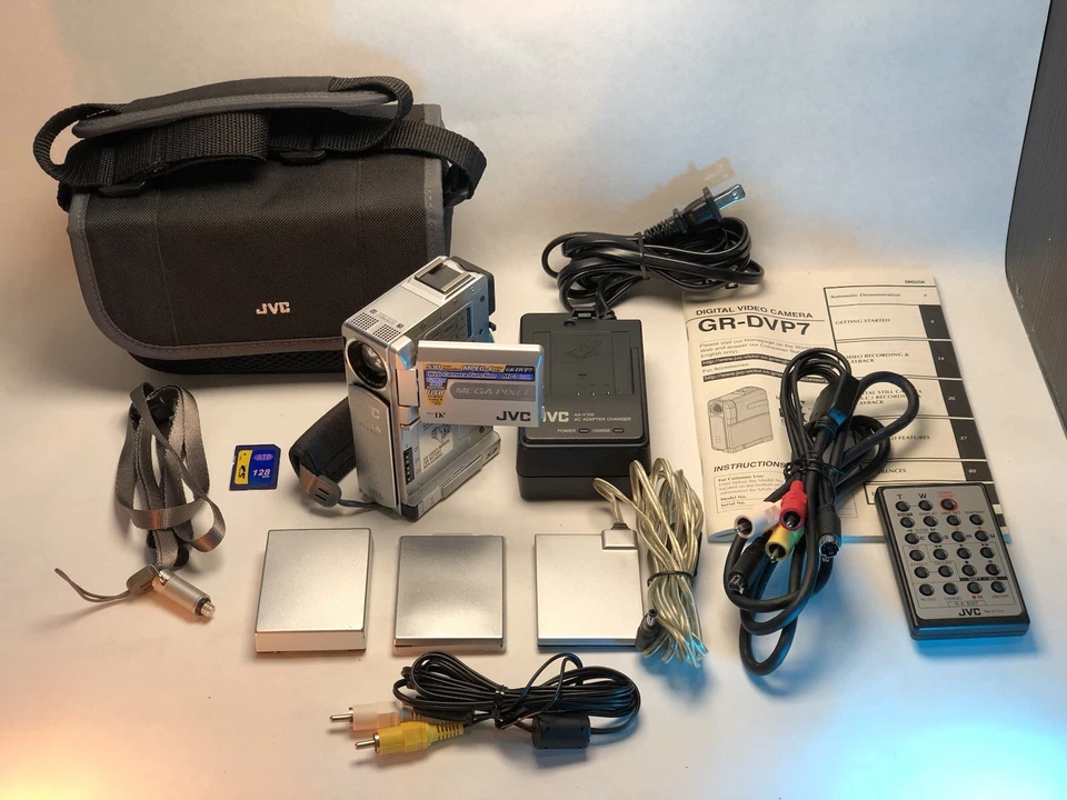 JVC GR-DVP7 Ultra Compact Mini DV Camcorder + Batteries, Charger, SD & Extras - Image 2 of 4