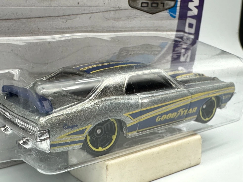Hot Wheels Zamac 1969 Mercury Cougar Eliminator, Goodyear, 1:64, nuevo en paquete Foto 4 de 4