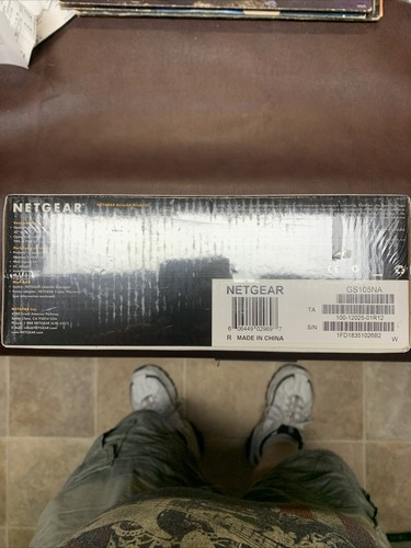 NETGEAR ProSafe GS105NA 5 Port Gigabit Desktop Switch - Picture 4 of 5