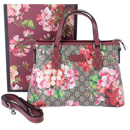 GUCCI バッグ Gucci 546324 Supreme Canvas Bloom Backpack | eBay