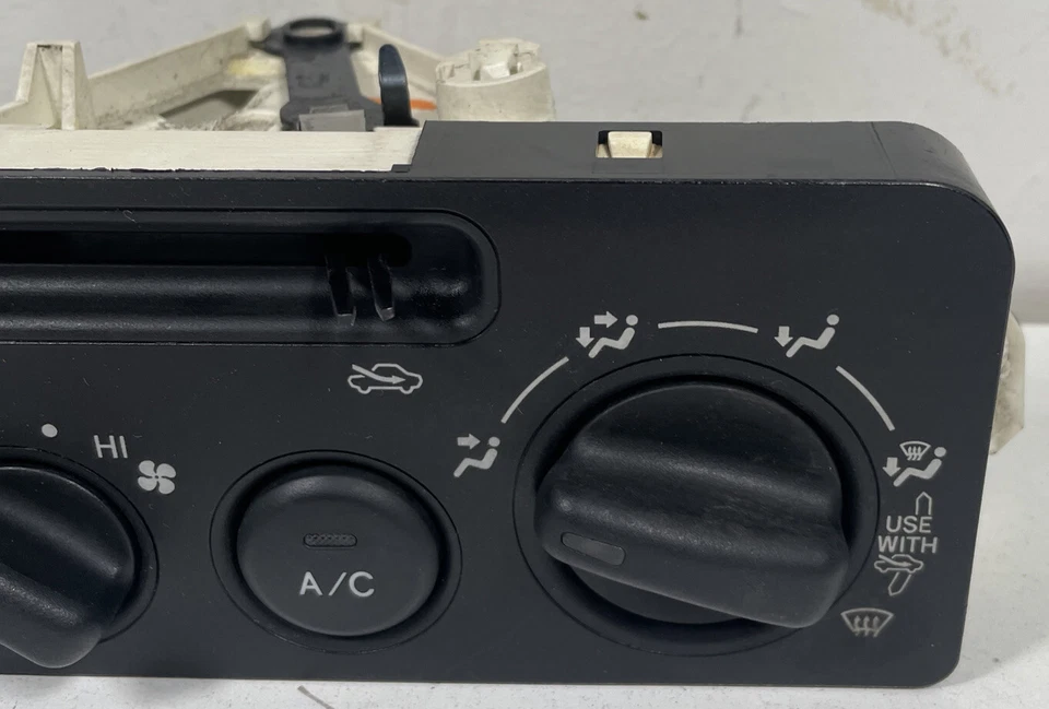 1998 - 2000 雪佛兰 Geo Prizm 交流电热温气候控制开关  — 第 3/4 张图片