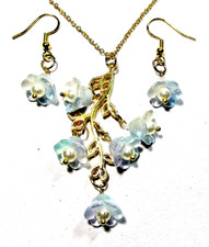 Gold Tone Light Purple Flower 18" Necklace  Pierced Earrings - NWOT  3350 