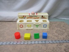 412 Fisher Price 1974 Shape Sorter Block Circle Triangle Square Rectangle Set