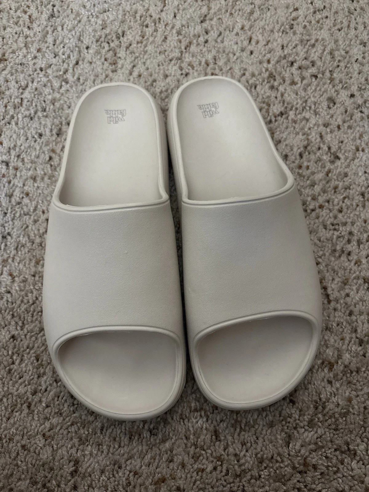 Sandali donna Wild Fable in schiuma con slide taglia 11 bianchi stile Yeezy nuovi