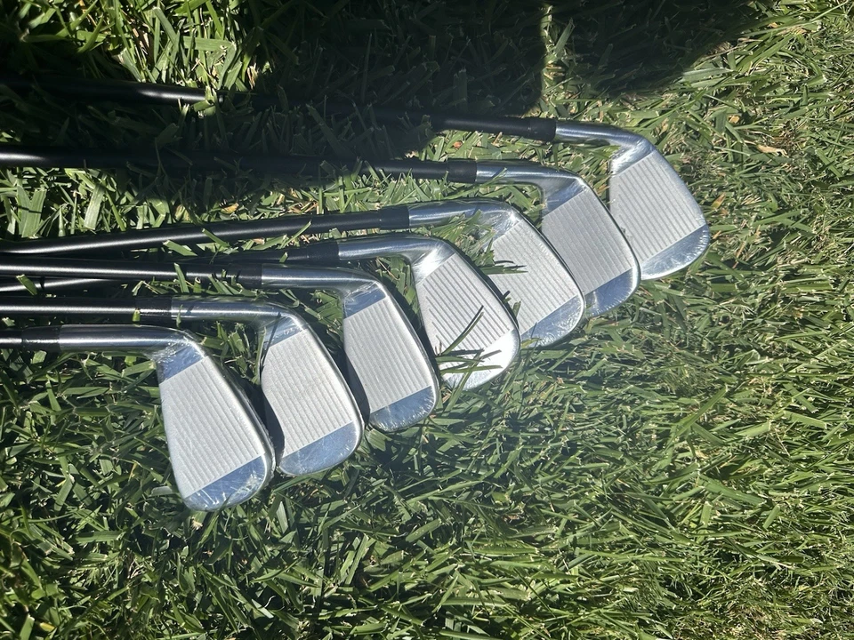 * LOW STOCK * TaylorMade P790 Chrome Iron Set - 4 to PW - - Image 4 of 4