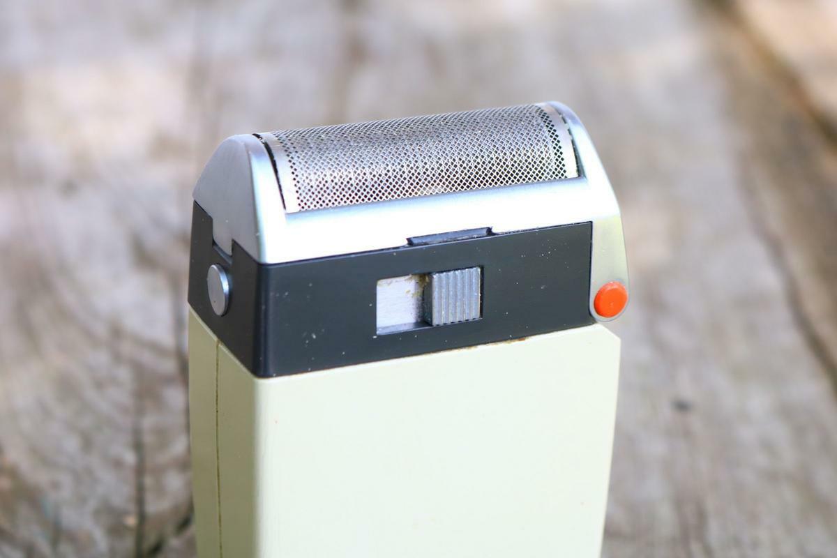 Vintage Old Braun Razor AS IS for parts repair used non working YD