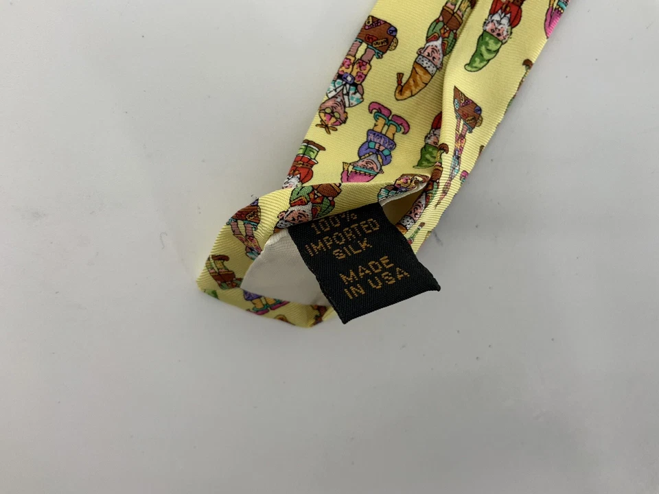 Corbata de cuello Peter Blair estampado de trolls amarillos 3,5” ancho 59” largo toda seda YGI S4-54 Foto 4 de 4
