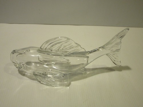 Stunning Art Glass Fish Figurine, Clear Glass - Picture 6 of 7
