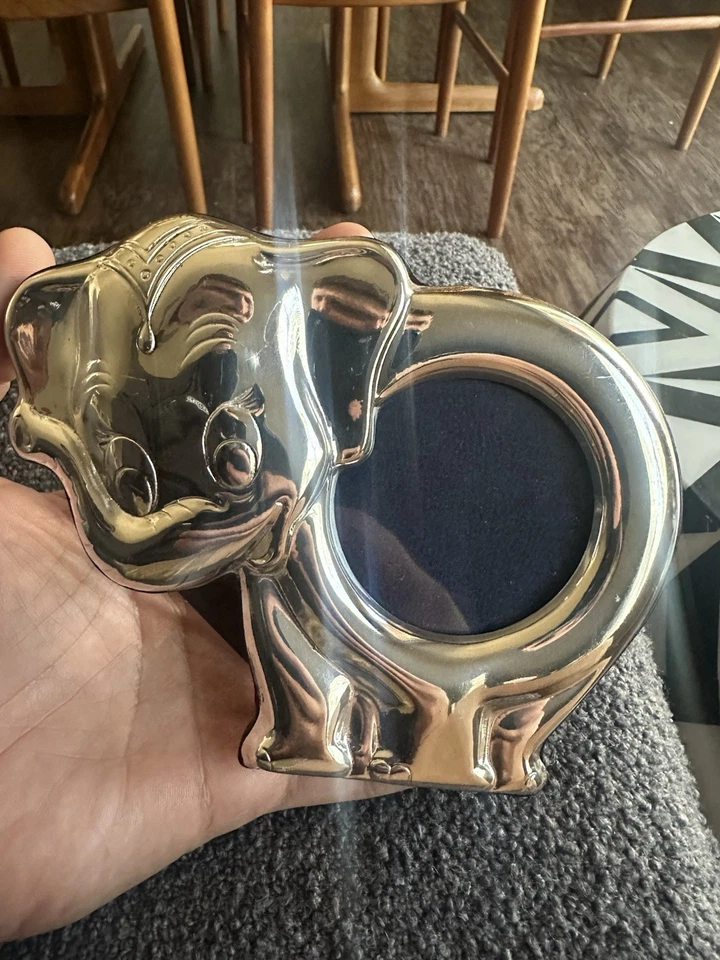 Marco de fotos italiano de plata de ley para bebé en forma de elefante Foto 2 de 4