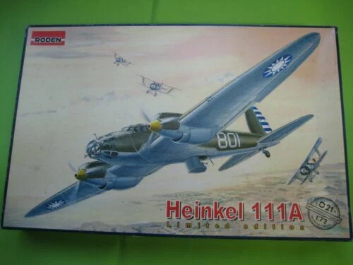 Modellini statici aereo di linea in plastica scala 1:72