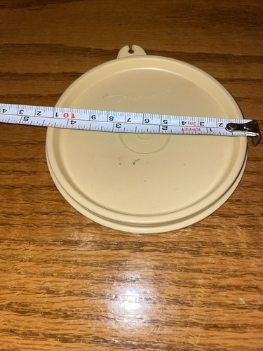 TUPPERWARE Lids 4 Pieces - Picture 5 of 6