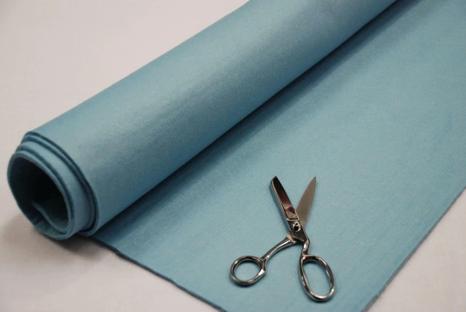 CRS FUR FABRICS 3mm THICK Acrylic Felt Baize Craft/Poker Fabric/Material LIGHT BLUE