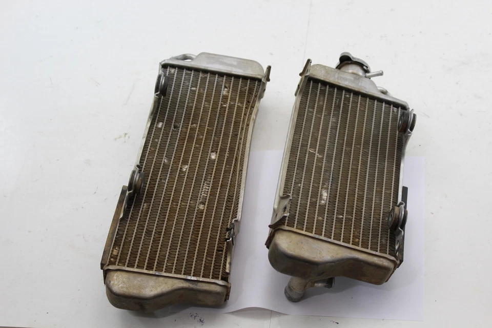 05 06 07 JUEGO ENFRIADOR MOTOR RADIADOR MOTOR SUZUKI RMZ450 RM-Z450 IZQUIERDA Y DERECHA OEM Foto 4 de 4