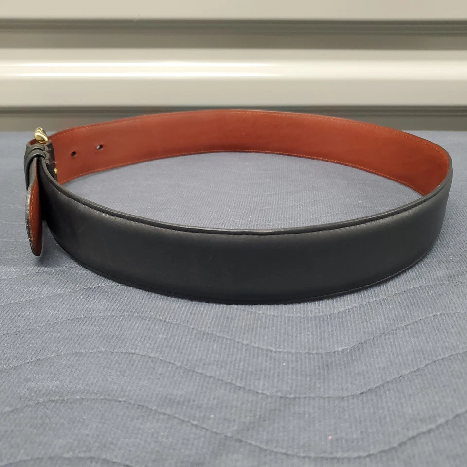 Cinturón Coach de cuero negro curtido con guante para mujer hebilla mediana de latón macizo  Foto 4 de 4