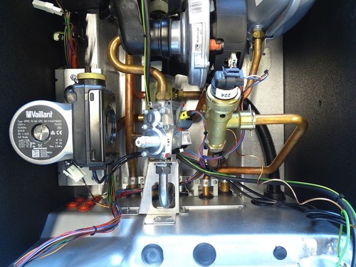 Vaillant ecoTEC exclusiv VC DE 146/4-7 Gas-Brennwert-Heiz-Therme 14 kW Bj.2012 - Picture 8 of 12