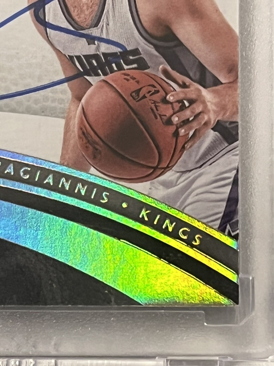 2016-17 Immaculate Giannis Antetokounmpo Dual Auto /49 #34 On Card