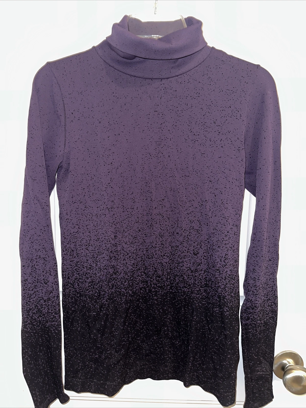 Athleta Flurry Base Layer Purple Ombre Top. Sz M NWOT