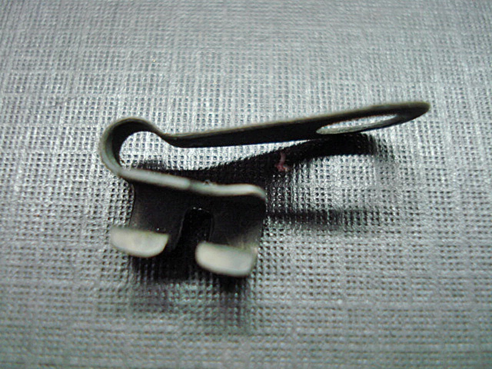 100 piezas 1960 1961 1963 1964 Ford Falcon cerradura puerta varilla clips NOS B9AB-642192-A Foto 3 de 4