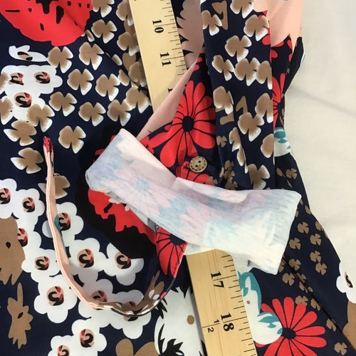 Nuova blusa Hi-Lo tunica top scollo a V rotolo linguetta manica floreale donna media - Foto 6 di 7