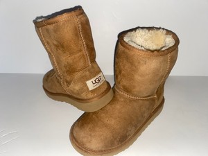 girls ugg boots size 2