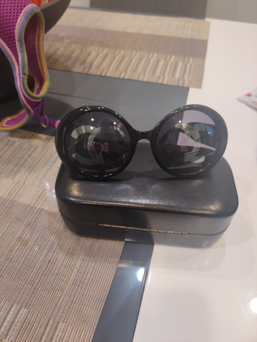Chanel 1993 Black CC Logo Round Lens Sunglasses new | eBay display picture 3