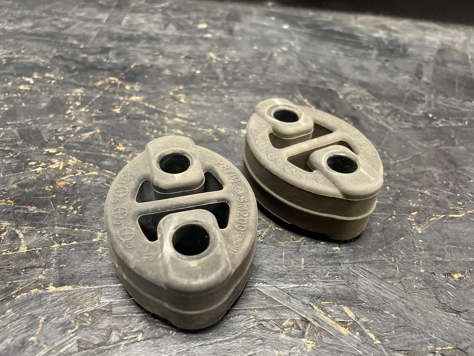 Hyundai Genesis 2010-2016 cupé suspensión de escape montaje de goma fabricante de equipos originales usado Foto 4 de 4