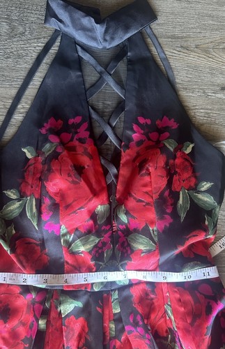 Black Halter Dress A-line with Red Roses – Sexy Floral Look, Perfect for Events - Picture 16 of 22