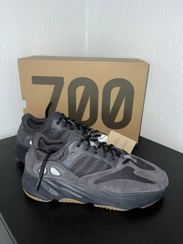 Taglia 11 Adidas Yeezy Boost 700 2019 Utility Nero