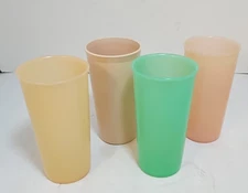 Tupperware Tumblers 4 Vintage 9 Oz Cups #116 Drinking 