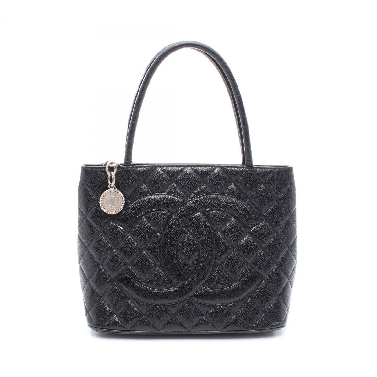 Chanel calfskin tote bag in classic black style 576895