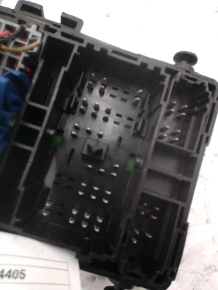 Módulo de control de carrocería usado se adapta a: 2008 GMC Yukon Body Control BCM Under Steering Co Foto 3 de 4