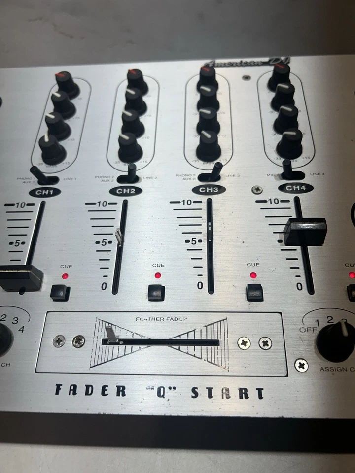 American DJ ProFormer Plus Q-3433 Audio Preamp Mixer - Vintage - Untested - Image 4 of 4