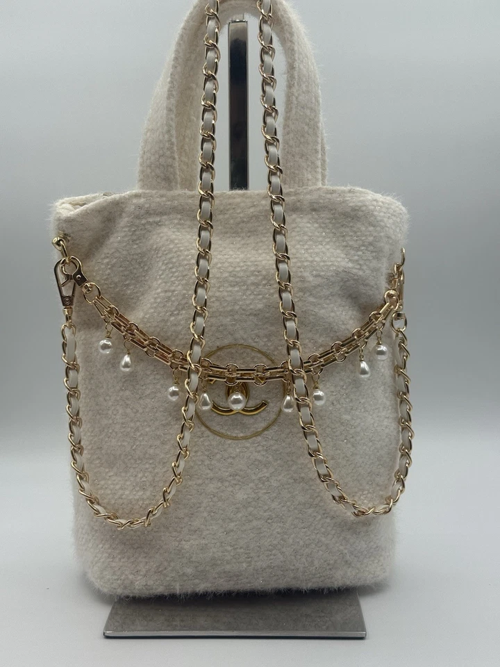 Bolso de Mano Chanel Edición Holiday Blanco Difuso Pequeño Bandolera + Dijes de Perla Foto 2 de 4