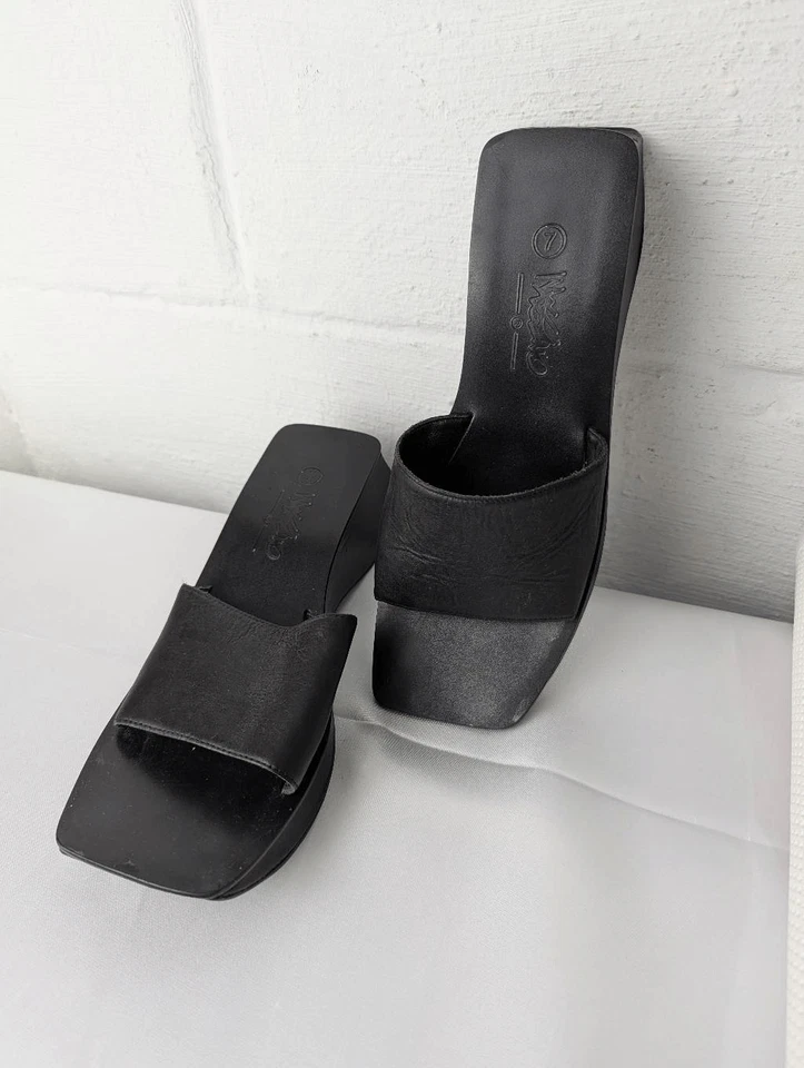 Sandalias de plataforma Mossimo vintage años 90 Y2K plataforma gruesa punta cuadrada para mujer talla 7” Foto 2 de 4