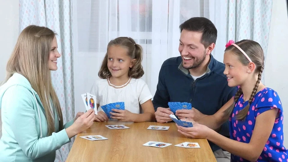 Card Games for Kids - Go Fish, Crazy 8's, Old Maid, Slap Jack, Garbage Monste... - Image 4 of 4