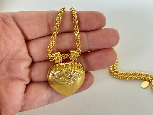 Vintage 1980’s Signed NOLAN MILLER Gold Tone Felissimo Reversible Heart Pendant - Picture 10 of 21