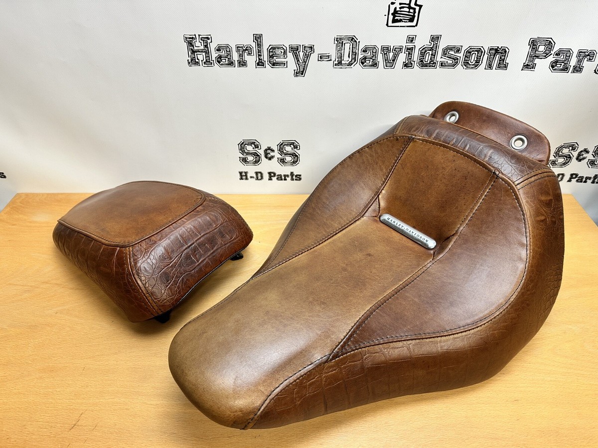 Genuine Harley-Davidson Softail Breakout CVO FXSBSE SEAT SET