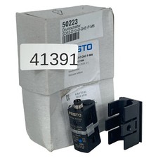 FESTO SDE5-D10-O-Q4E-P-M8 Pressure Sensor 527466