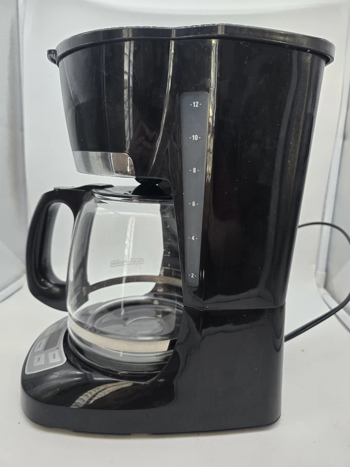 Black decker 12-cup programmable coffee maker - Image 4 of 4
